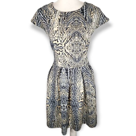 ROMEO + JULIET COUTURE BLUE, BLACK, & CREAM ANIMAL-PRINT DRESS SZ.M EUC - Picture 1 of 8